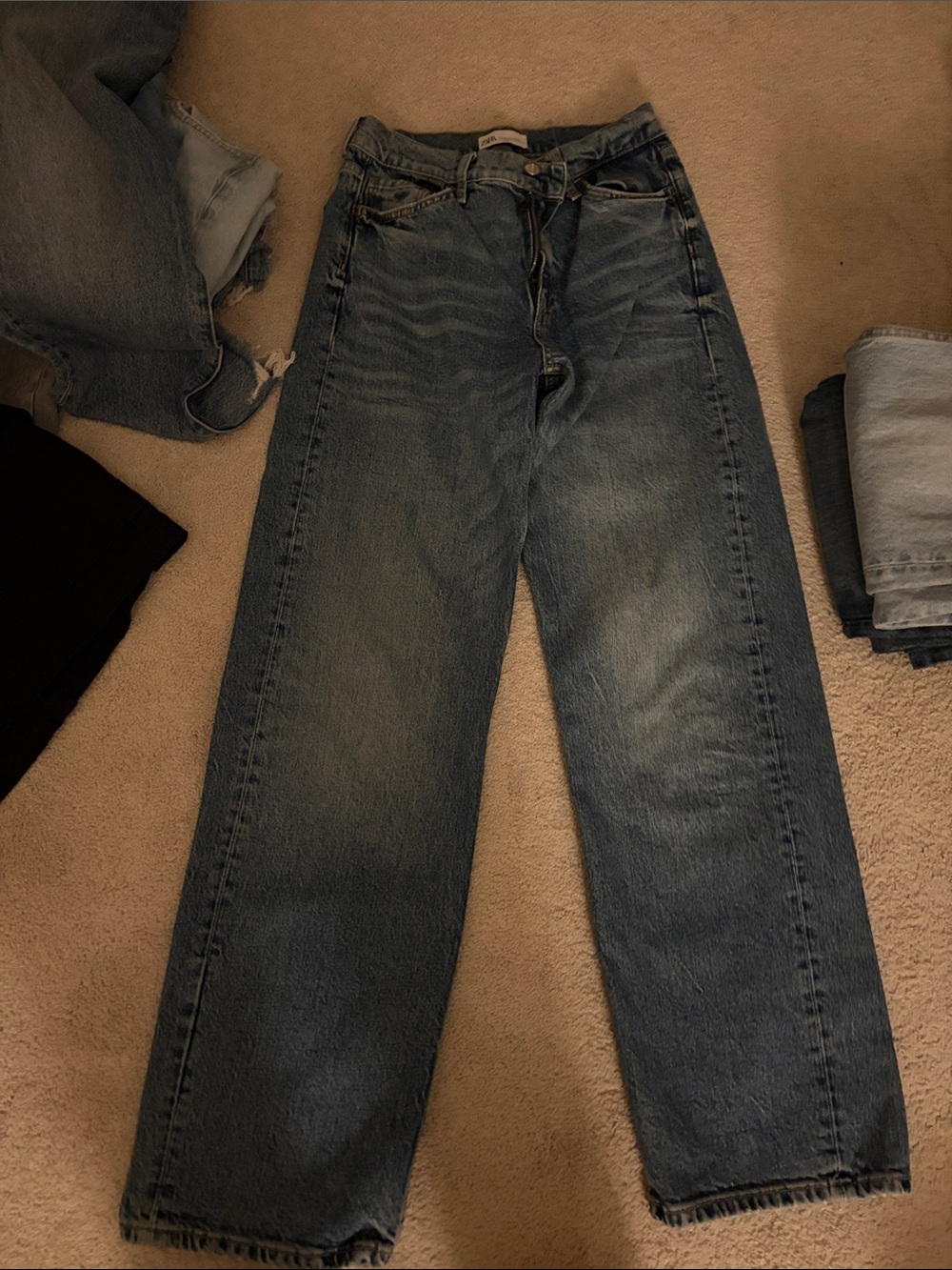 Zara Relaxed Straight-Leg Jeans - Medium Blue